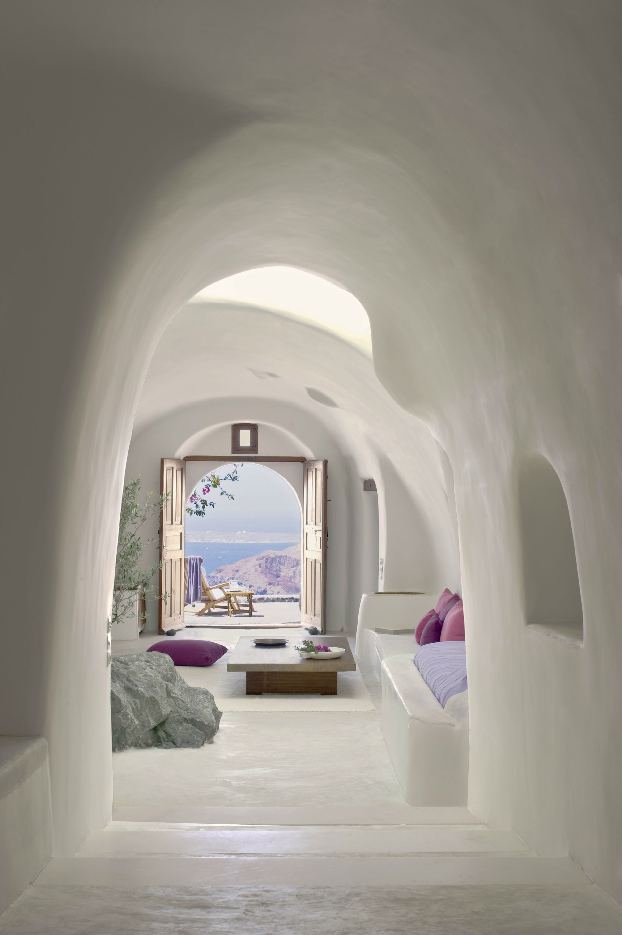 Perivolas oia santorini architecture design for Design hotel greece