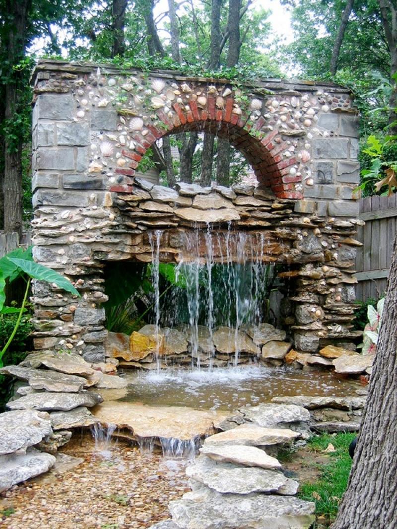 35 Impressive Backyard Ponds and Water Gardens ...
