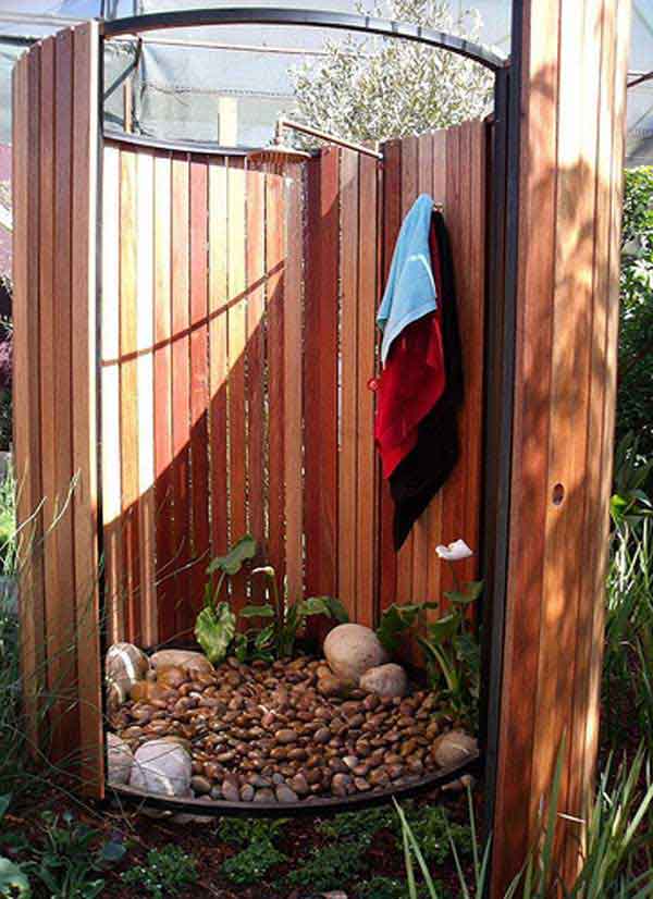 30 Cool Outdoor Showers to Spice Up Your Backyard