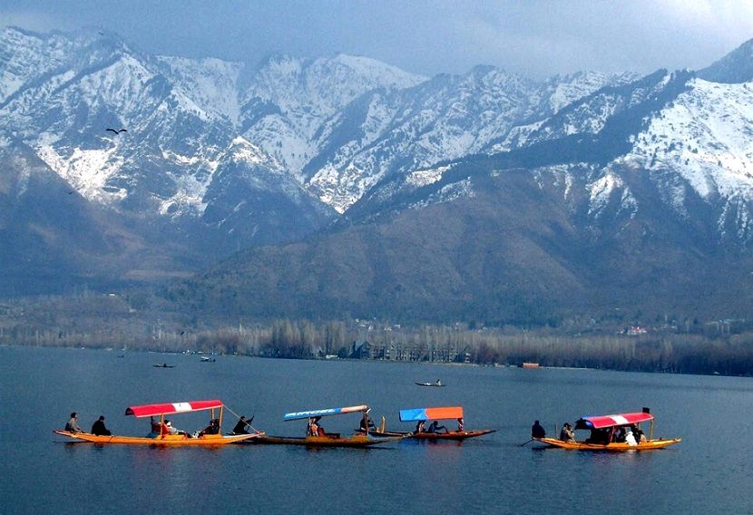 29-Dal_Lake_in_Srinagar_Kashmir