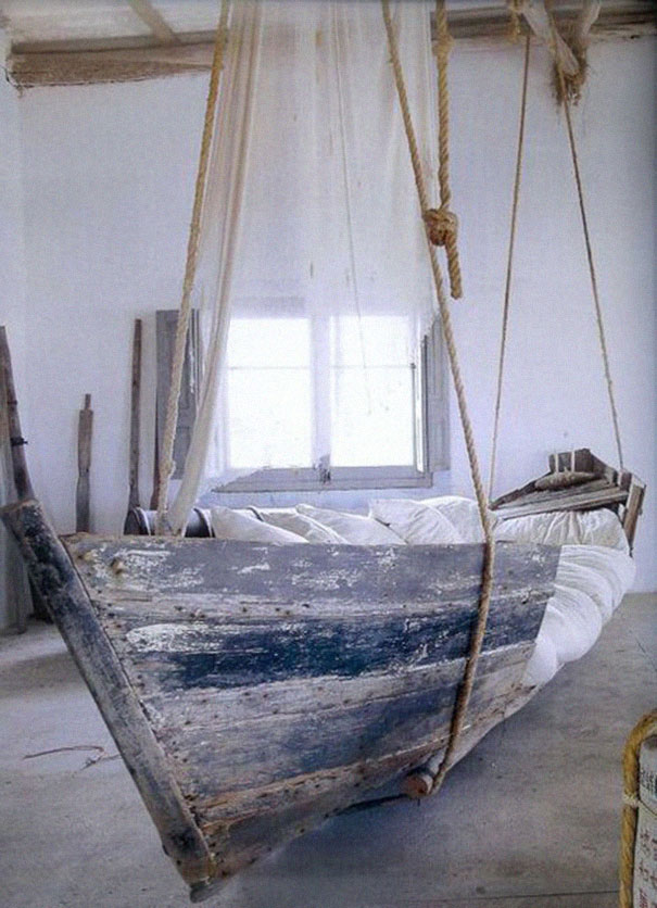 How do you recycle old boats?
