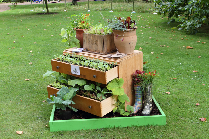 AD-Creative-DIY-Gardening-Ideas-With-Recycled-Items-41