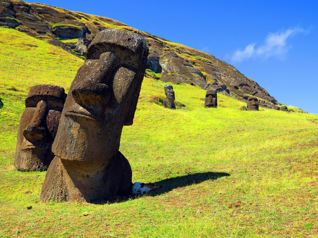 AD-Easter-Island-Statue-Bodies-11