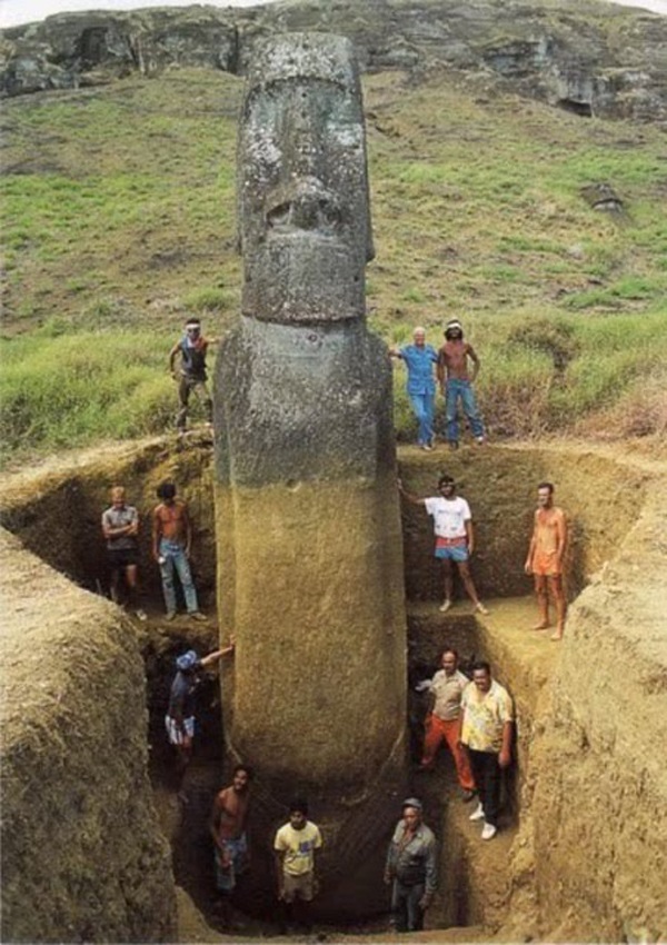 AD-Easter-Island-Statue-Bodies-5