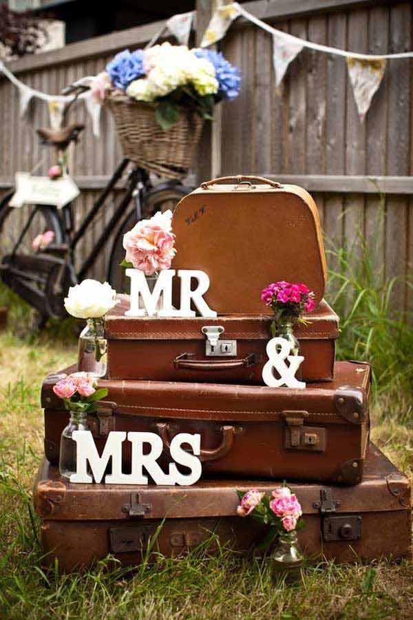 AD-Old-Suitcases-Decor-30