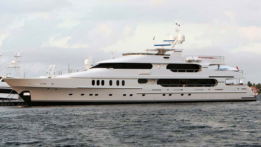 03-AD-Tiger-Woods’-Privacy-Luxury-Yacht