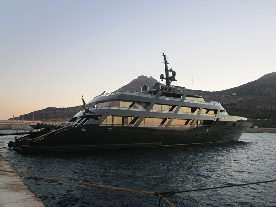 13-AD-Main-Giorgio Armani-Yacht