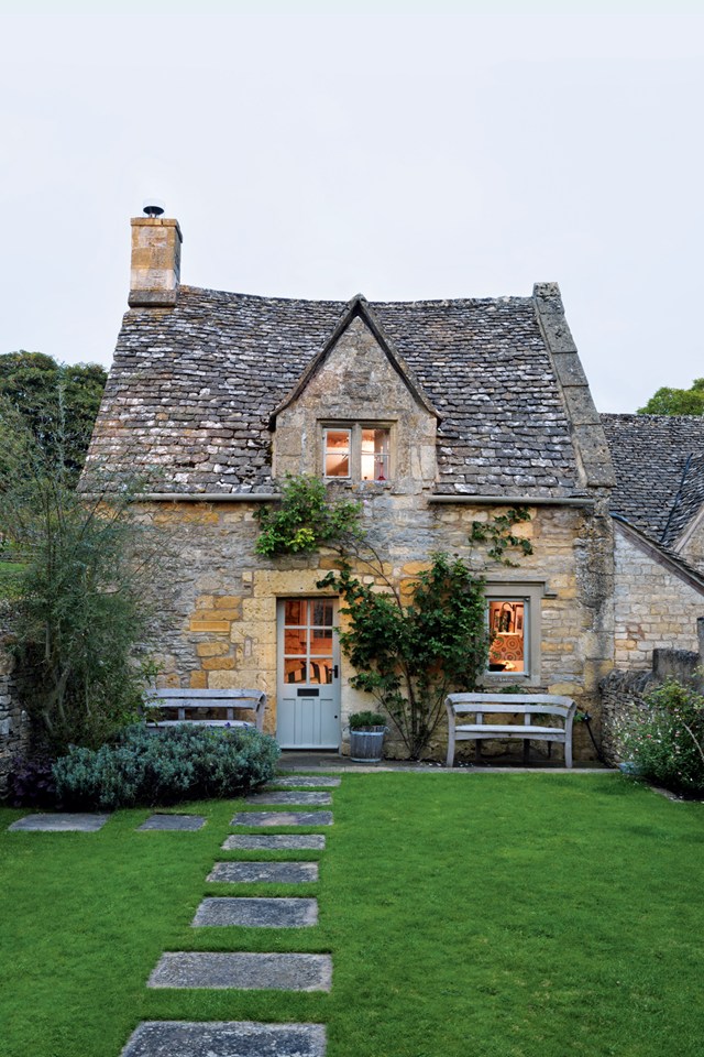 AD-18th-Century-Cottage-In-The-Cotswolds-01
