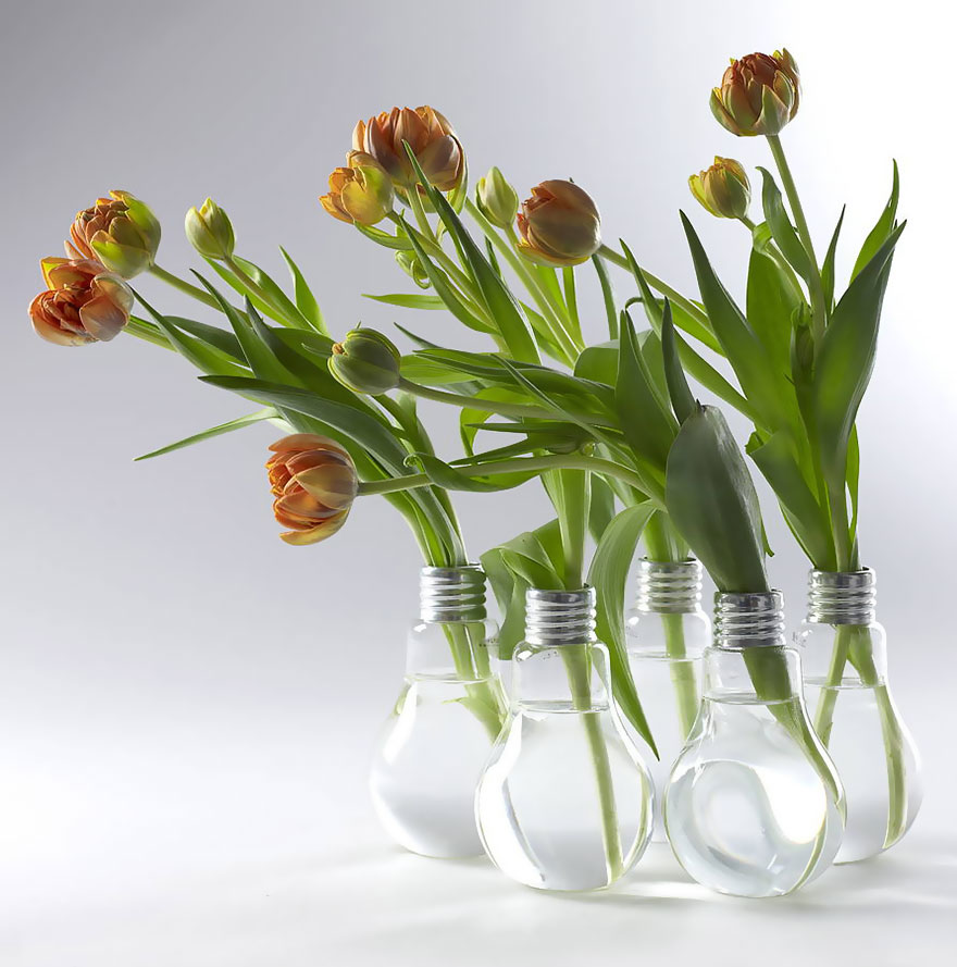 AD-Ideas-For-Recycling-Light-Bulbs-15