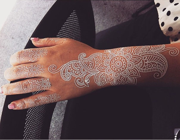 30 Stunning White Henna-Inspired Tattoos That Look Like Elegant Lace