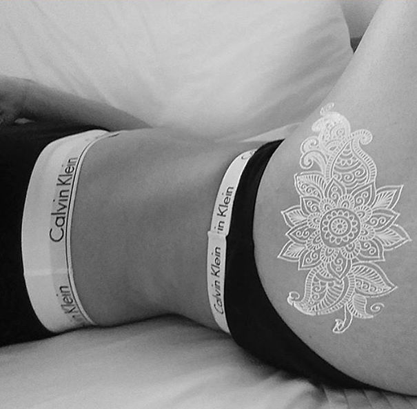 AD-White-Henna-Tattoo-Temporary-Women-Instagram-Trend-28