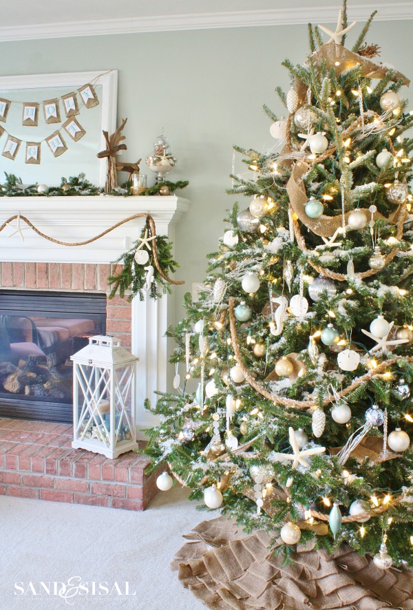 AD-Christmas-Tree-Ideas-For-An-Unforgettable-Holiday-13