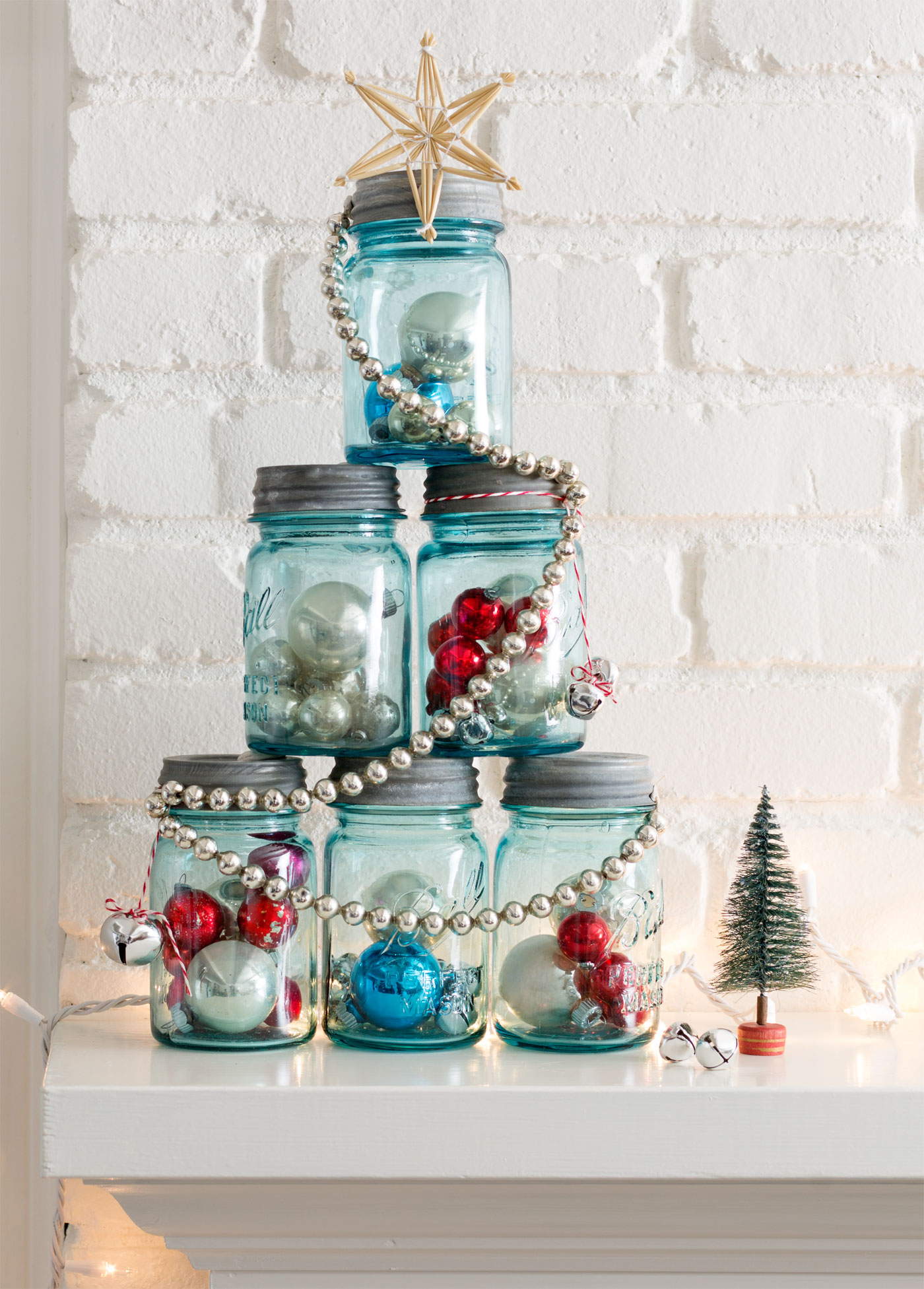 35+ Magical Ways To Use Mason Jars This Christmas  Architecture & Design