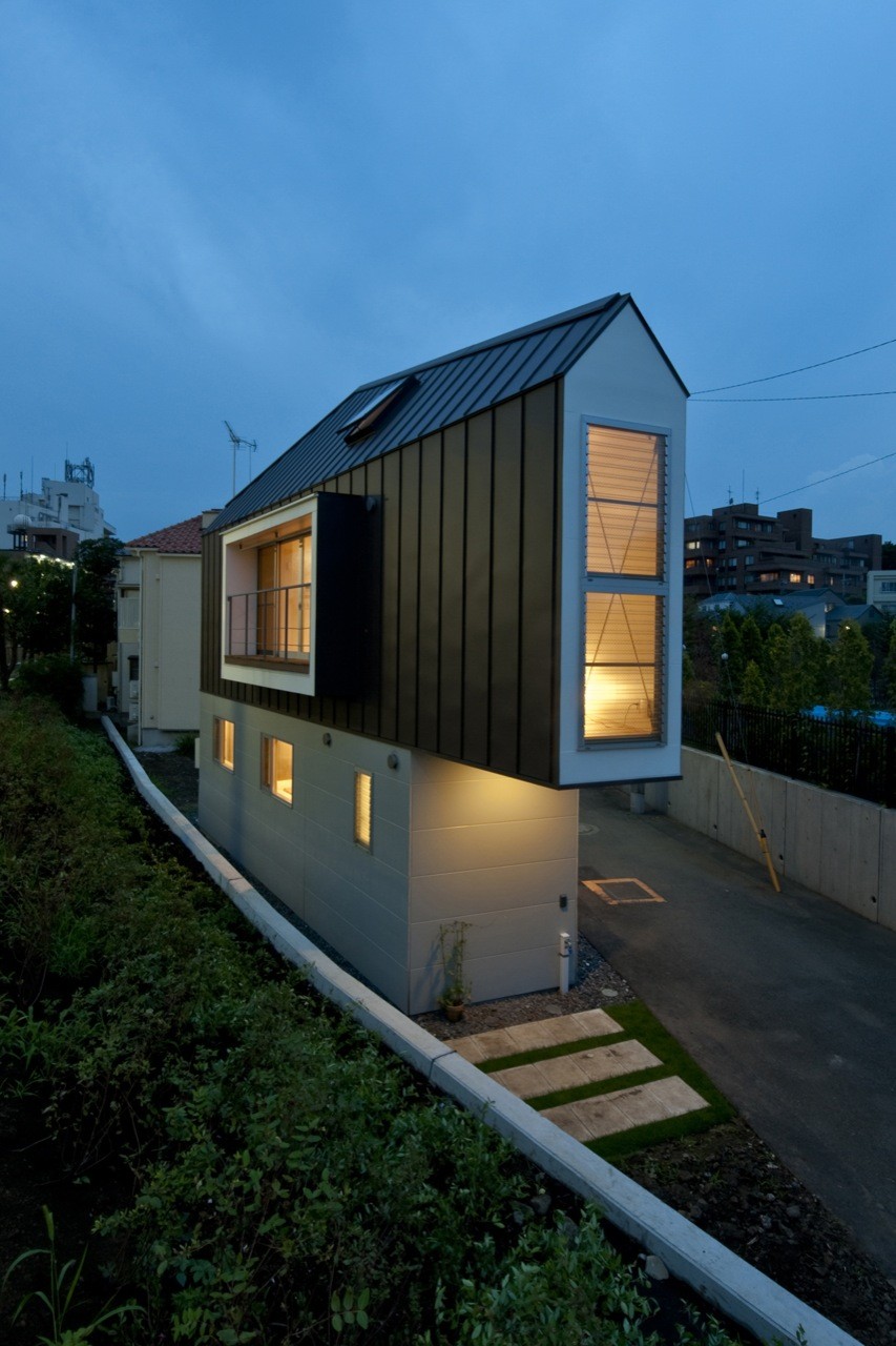 House In Horinouchi, Japan By Mizuishi Architects Atelier