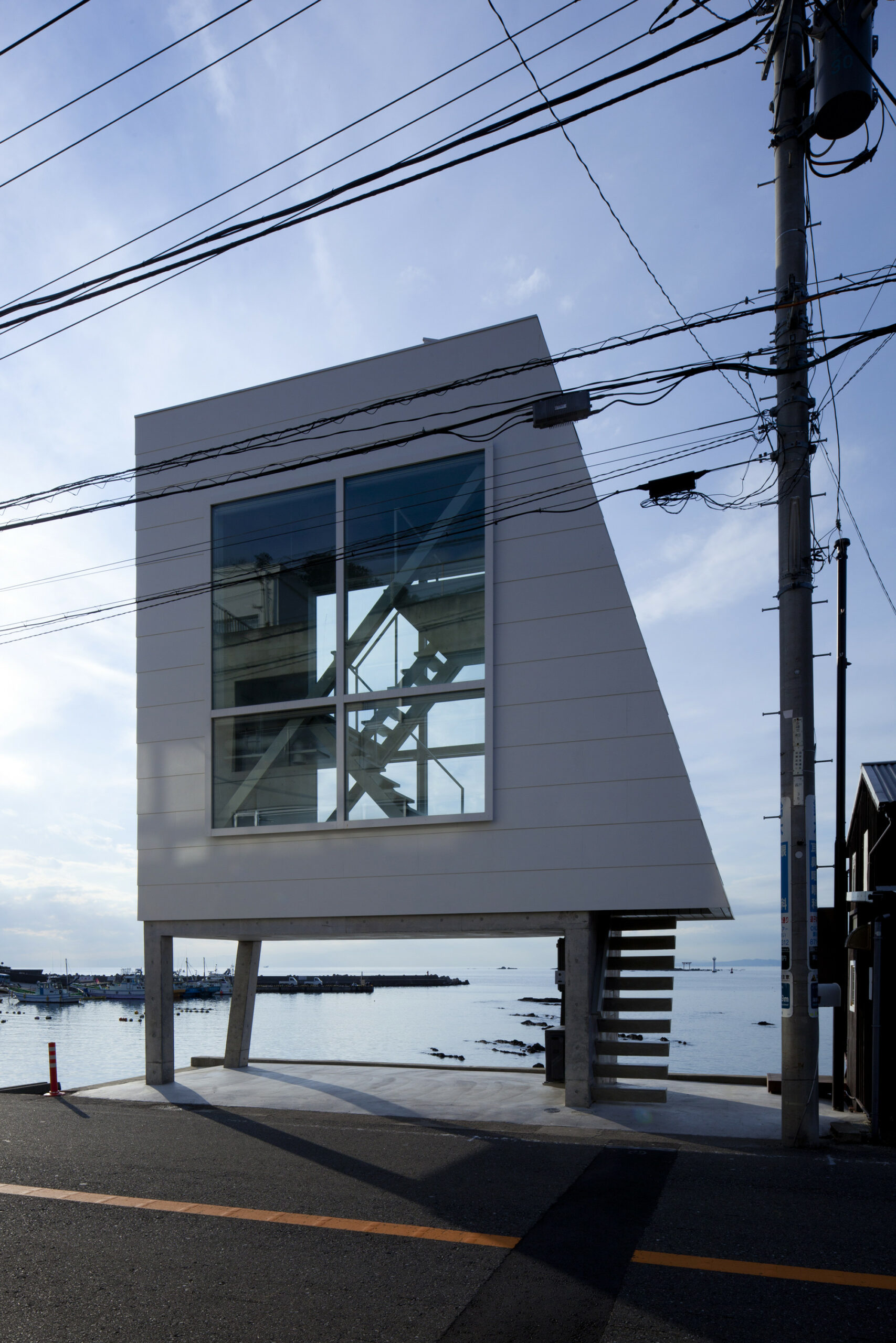 Window House In Japan By Yasutaka Yoshimura Architects