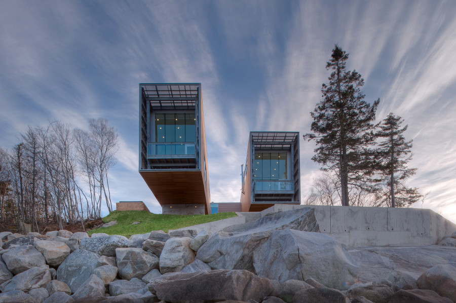Two Hulls by Mackay-Lyons Sweetapple Architects (Canada)