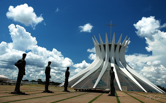 05-33-Worlds-Top-Strangest-Buildings-cathedral-brasi