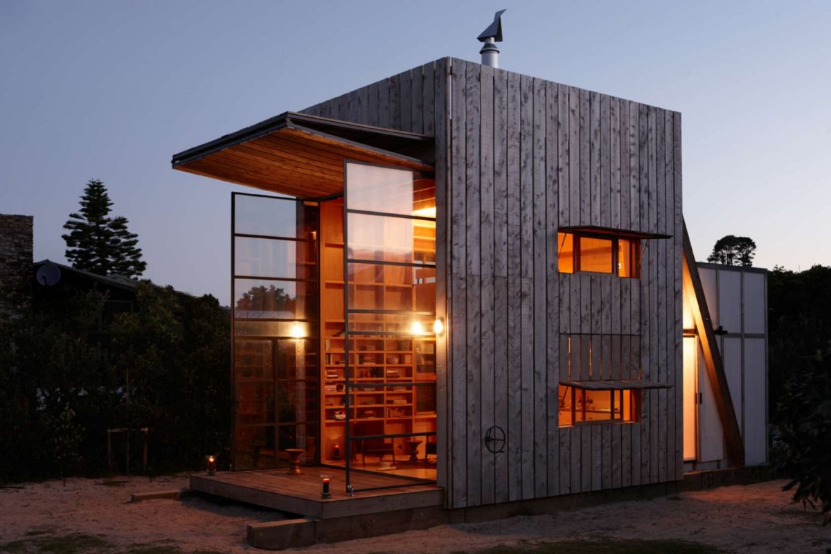 BEST SINGLE FAMILY HOME < 1000 sq ft (Jury): Hut on Sleds, New Zealand, Crosson Clarke Carnachan Architects 