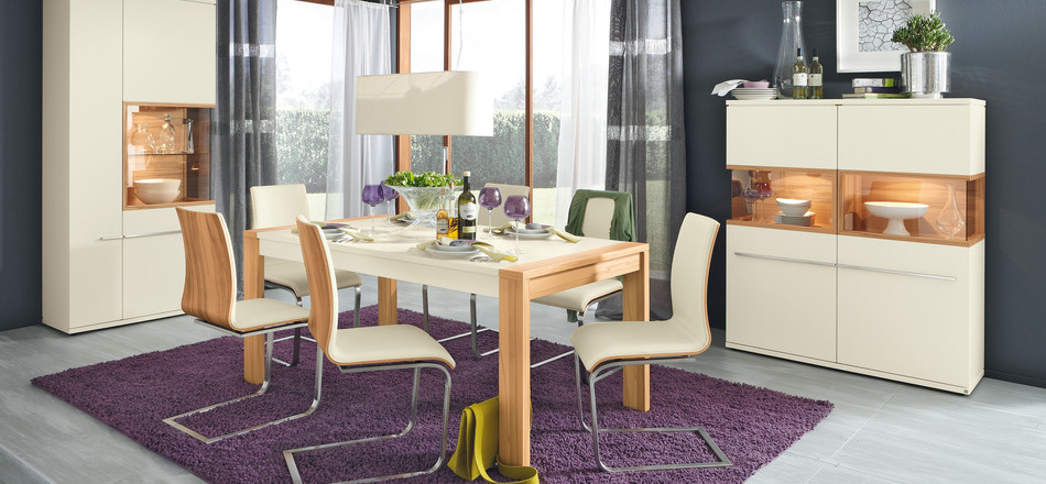 2-white-modern-dining-furniture