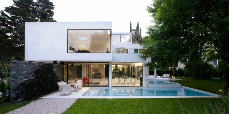 Carrara-House-By-Andres-Remy-Arquitectos