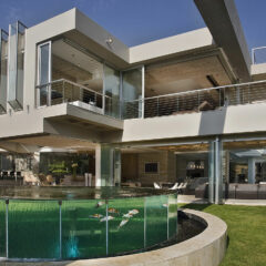 Glass House by Nico Van Der Meulen Architects
