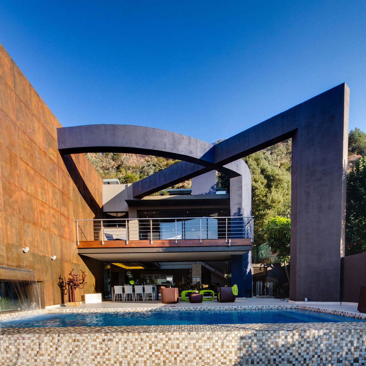 House The by Nico van der Meulen Architects