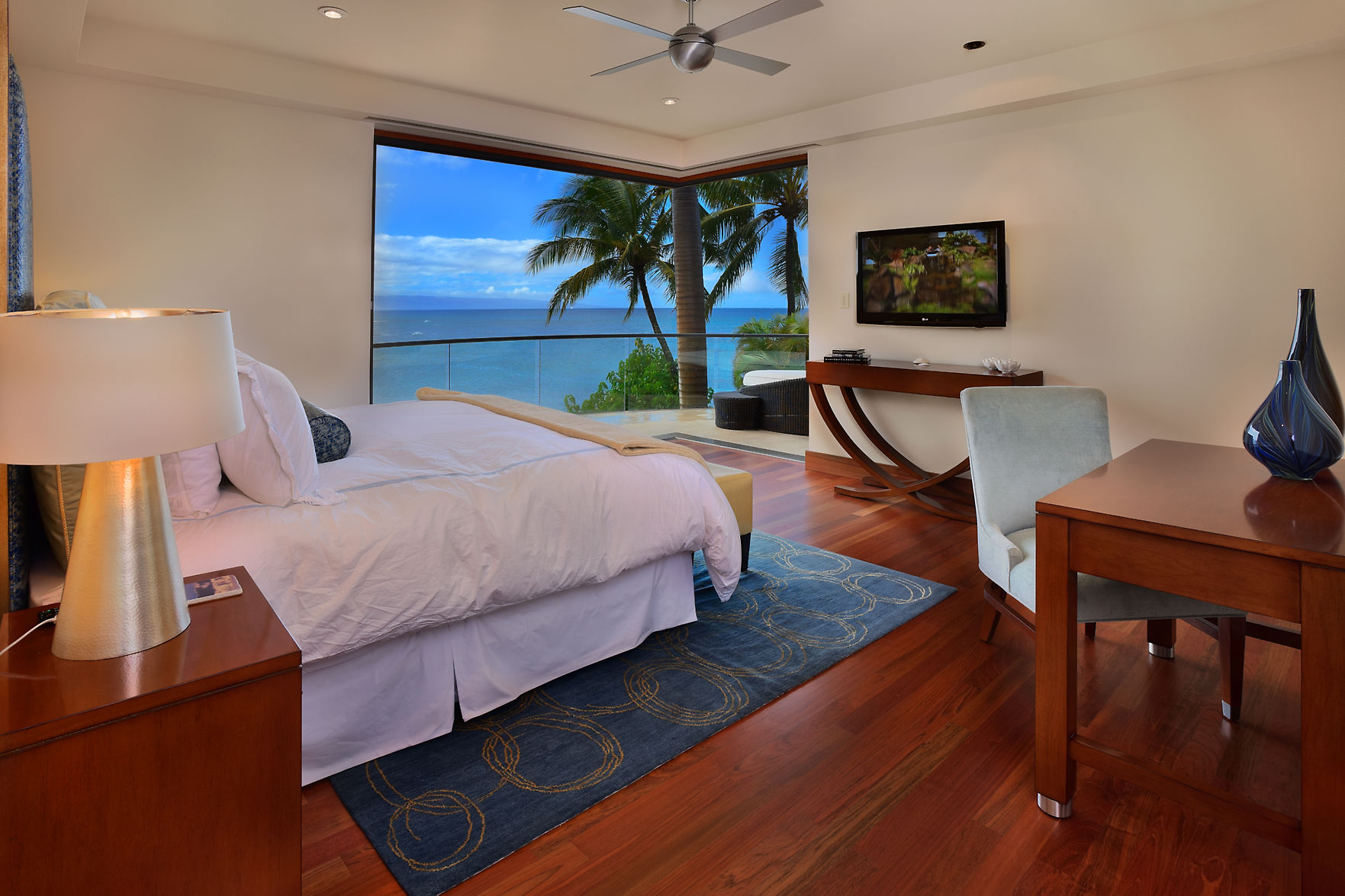 Stunning New Luxury Residence in Hawaii by Arri Lecron