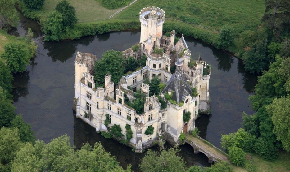Château de la Mothe-Chandeniers, France