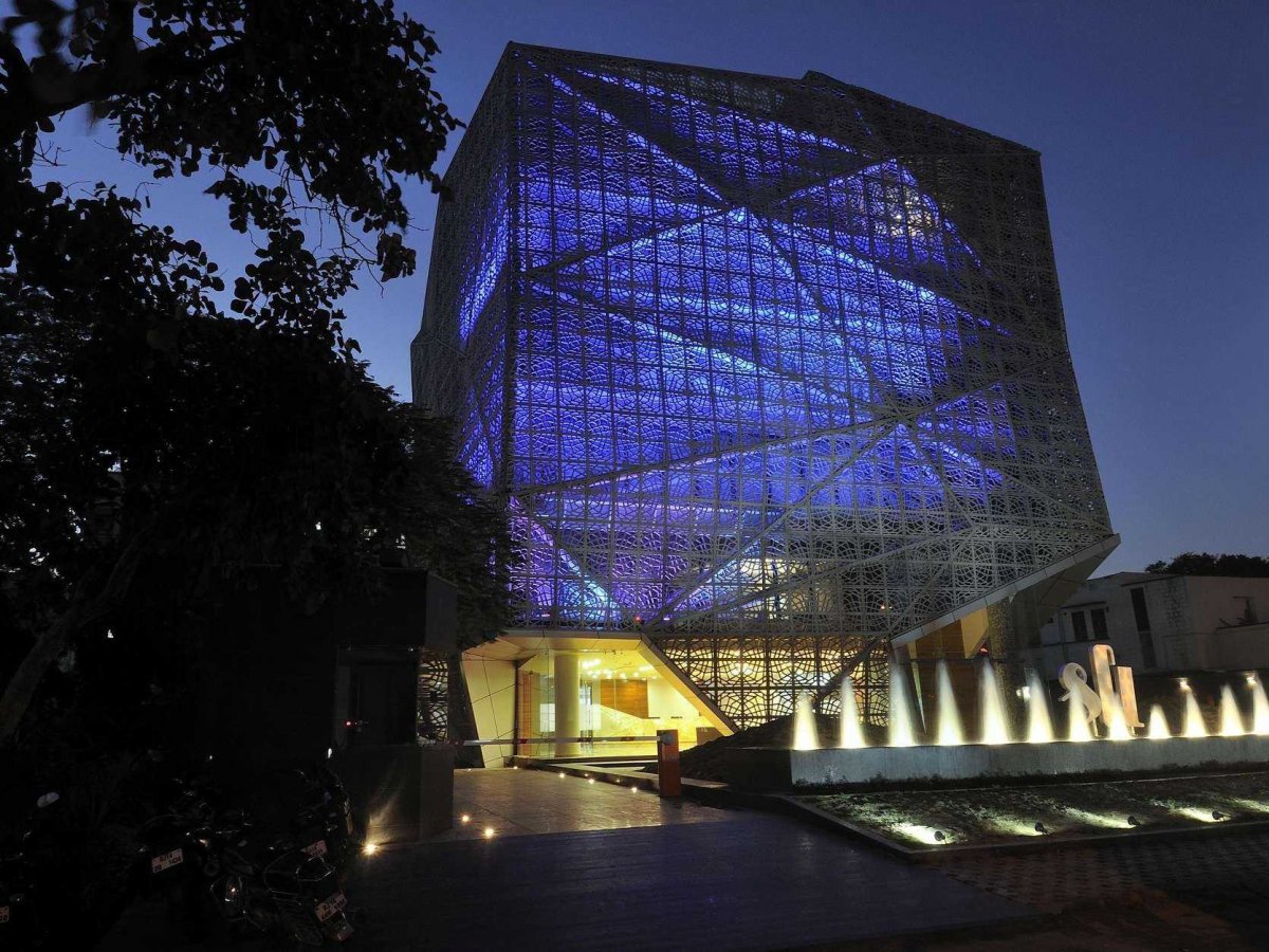 The 72 Screens building in Jaipur, India, is built to handle the city's extreme heat.
