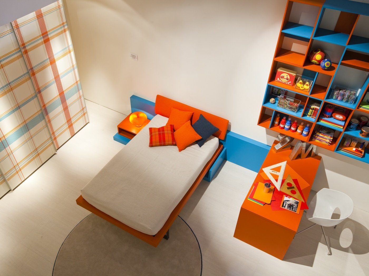 47-orange-plaid-closet