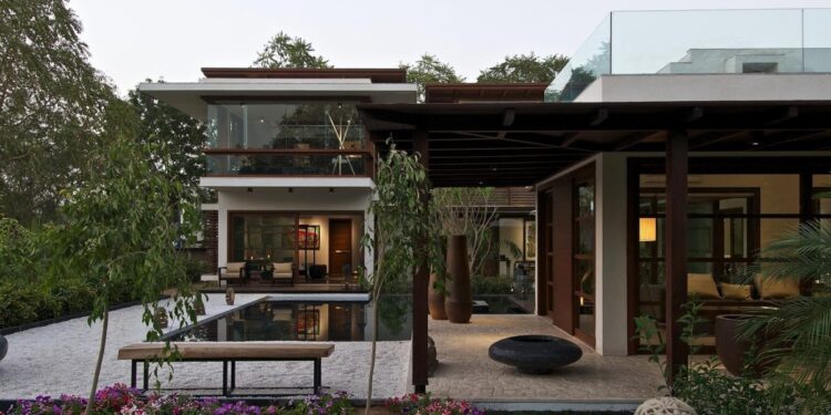 Courtyard House By Hiren Patel Architects