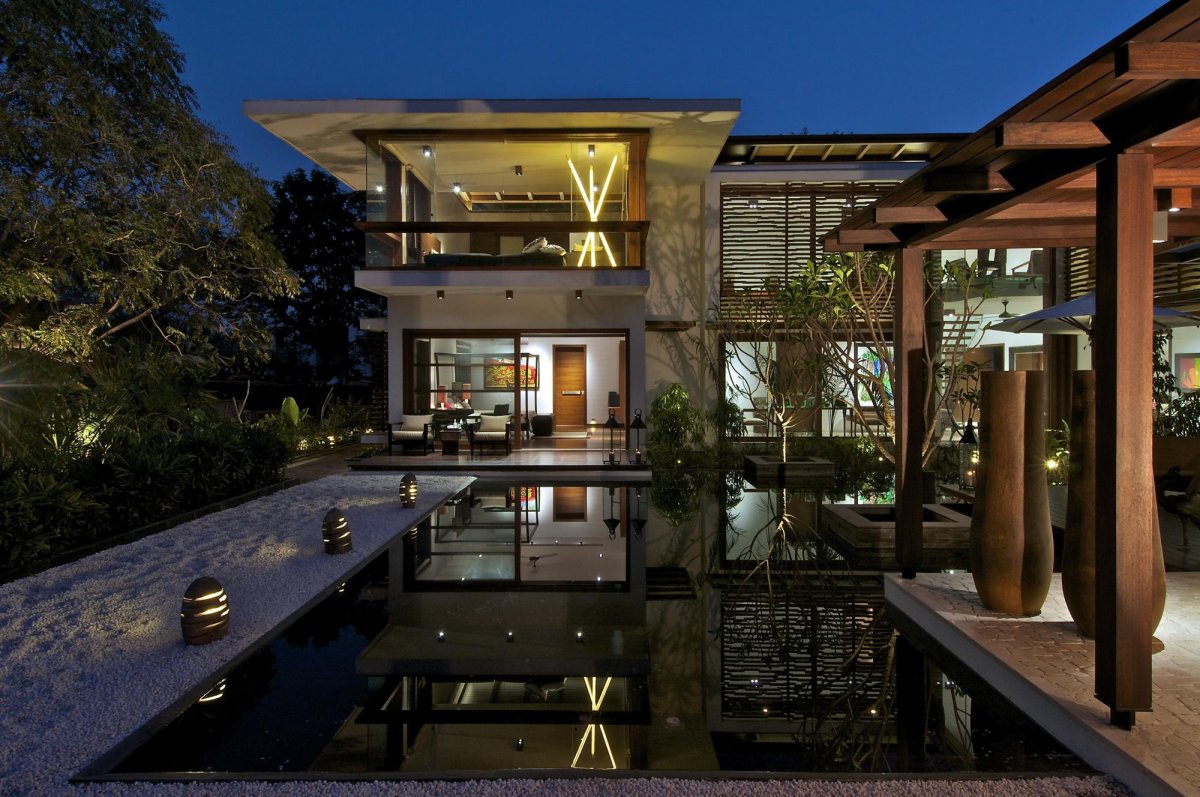 Courtyard House by Hiren Patel Architects | Architecture & Design