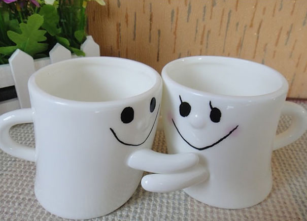 Hug Me Mug Lovers Cup