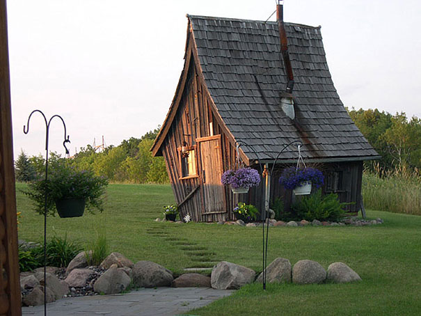Rustic Way Whimsical House In Minnesota