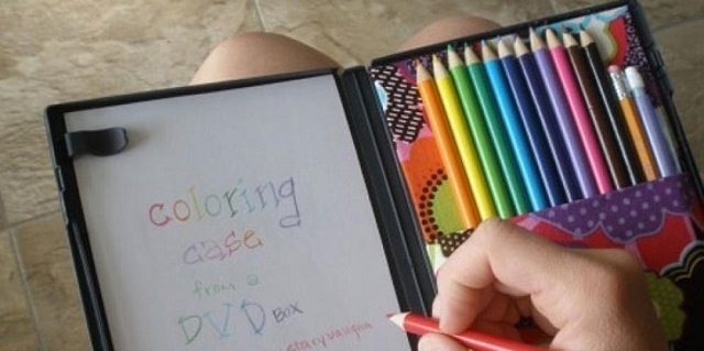 Use an old DVD case to store paper and colored pencils for an on-the-road easel.