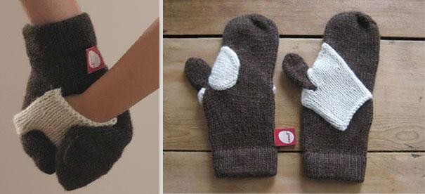 Never worry about losing them in public with these forget-met-not mittens.