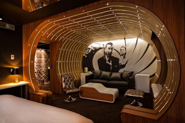 The James Bond Suite - Hotel Seven (Paris, France)