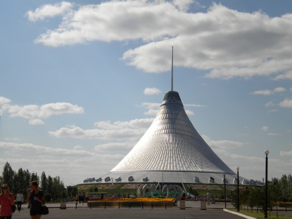 Khan Shatyr Entertainment Center In Kazakhstan