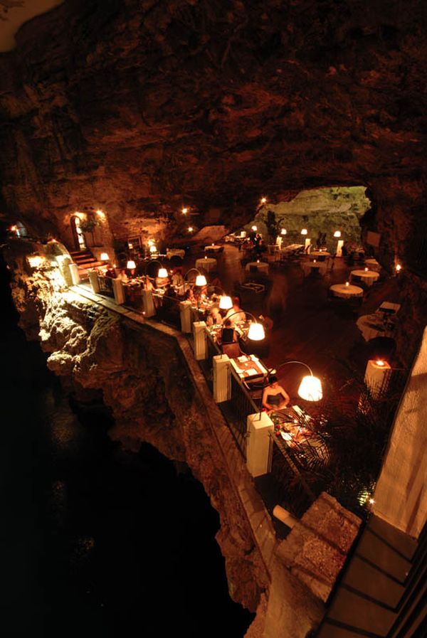25-restaurant-inside-a-cave-cavern-itlay