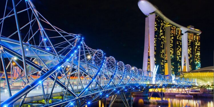 Beautiful-Engineering-Marvels-That-Come-Alive-At-Night