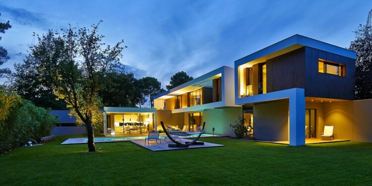 Contemporary House In Bordeaux By Hybre Architecte
