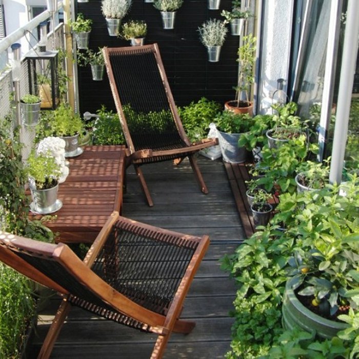 AD-Magnificent-Gardens-You-Can-Have-On-Your-Balcony-12