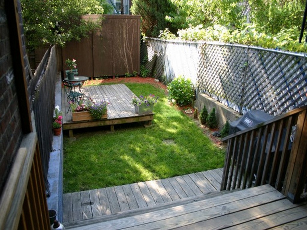 23 Small Backyard Ideas How to Make Them Look Spacious and Cozy - Architecture & Design