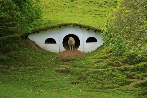 26-hobbit-underground-house