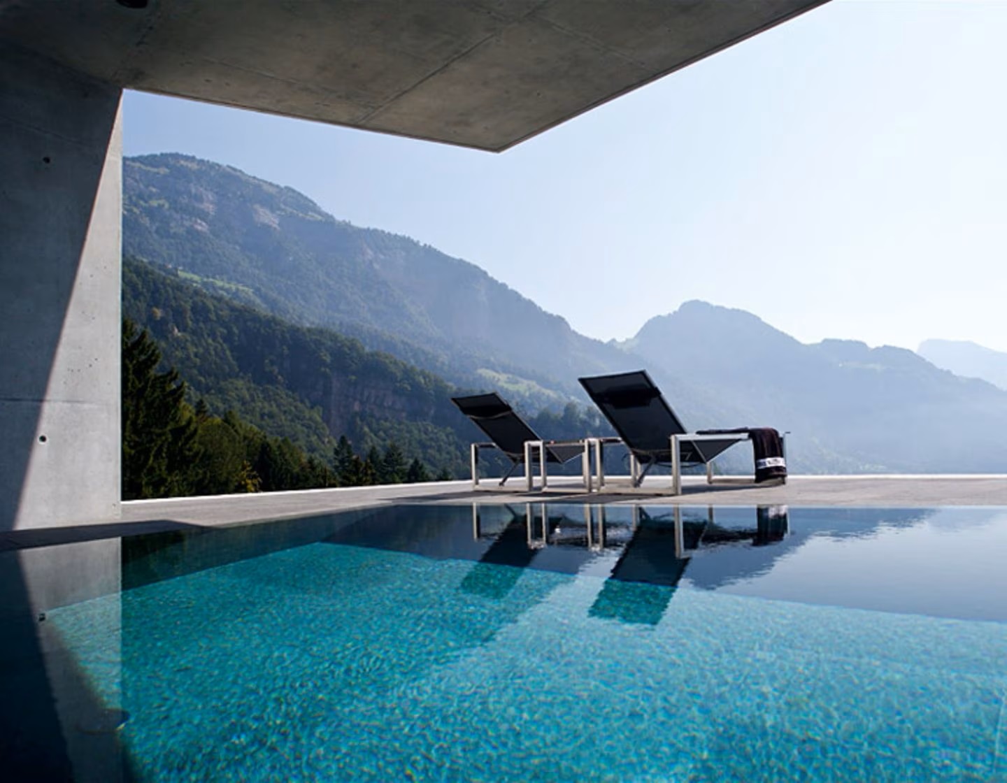 Villa Am See In The Swiss Alps By Unger & Treina AG