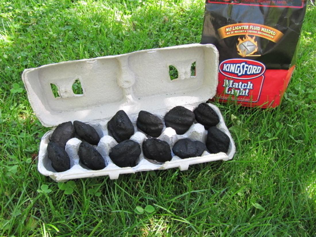 Make an easy-to-carry fire starter with a cardboard-only egg carton and match light charcoal.