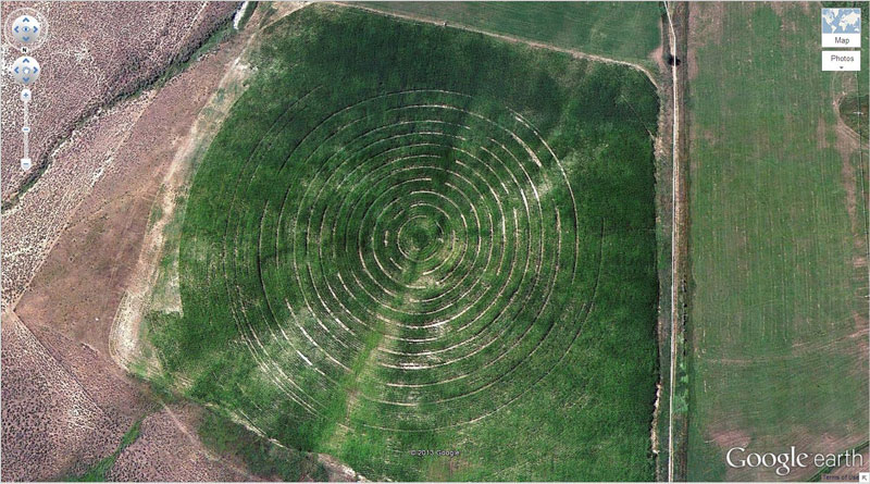 24-circular-patterns-in-a-field-google-earth