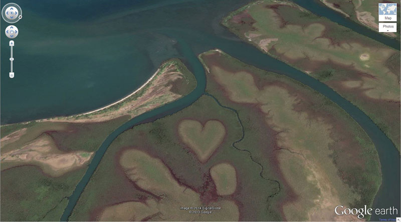 41-heart-shaped-land-formation-strange-google-earth