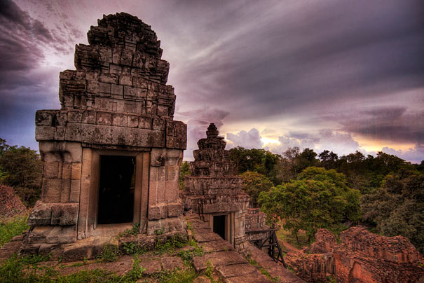 24-AD-amazing-places-angkor-wat-4-5
