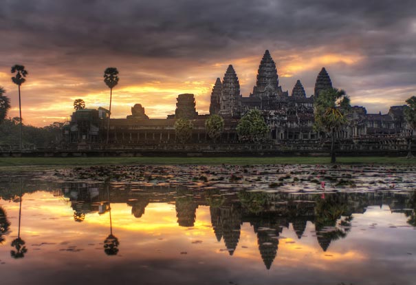 24-AD-amazing-places-angkor-wat-4